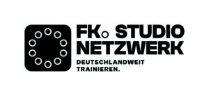 FK Studionetzwerk Logo CMYK Komplett Schwarz